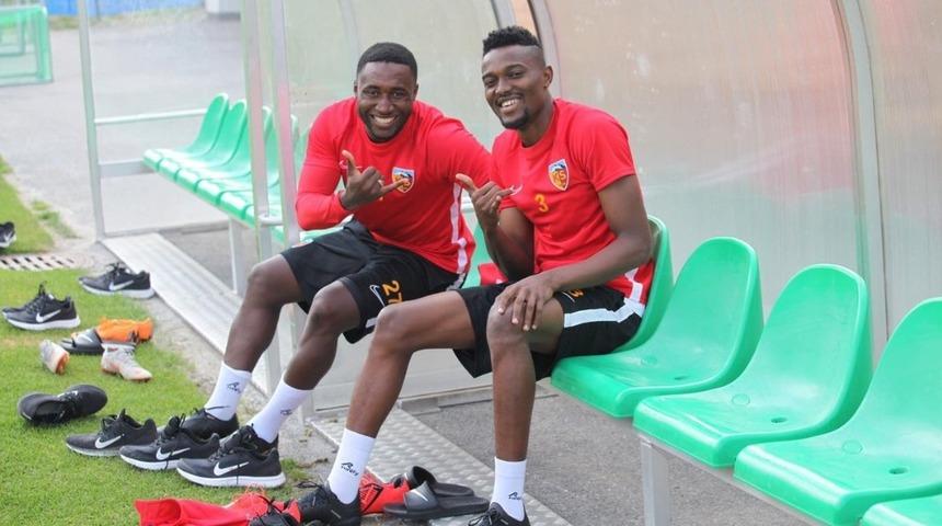 Djedje ve Mensah&rsquo;tan mutlusu yok