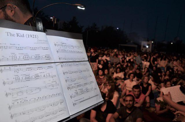 Charlie Chaplin’in filmi orkestra ile şenlendi