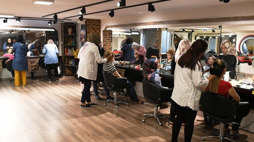 Şanlıurfalı kadınlar destek merkezlerinde kurs g&ouml;r&uuml;yor