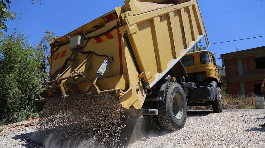 Kaş Belediyesi&rsquo;nden 1 milyon 250&rsquo;bin TL&rsquo;lik sathi asfalt yatırımı