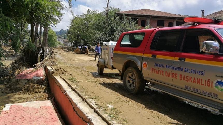 Sakarya B&uuml;y&uuml;kşehir K&ouml;pekli Arama ekibi D&uuml;zce&rsquo;de