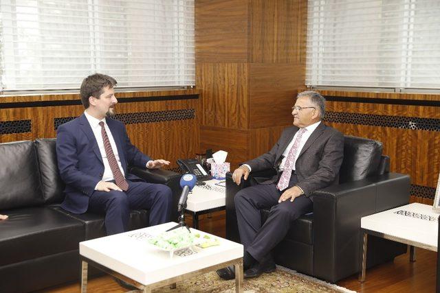 Macaristan’ın Ankara Büyükelçisi Victor Matis, Başkan Büyükkılıç’ı ziyaret etti