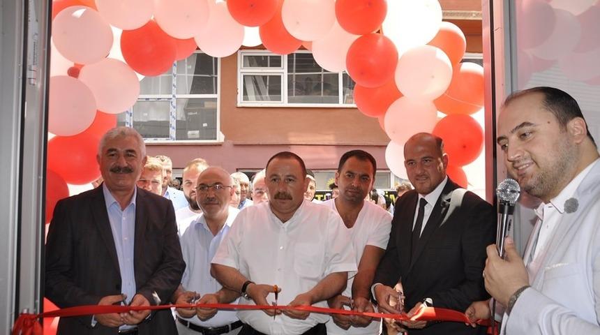 Başkan Sever a&ccedil;ılışa katıldı