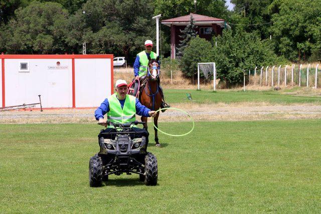 Erzincan'da atlı, ATV ve drone'lu kurban yakalama timi