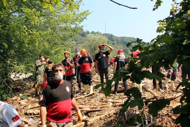 Düzce'deki selde ölenlerin sayısı 5'e çıktı, 2 kişi aranıyor (3)