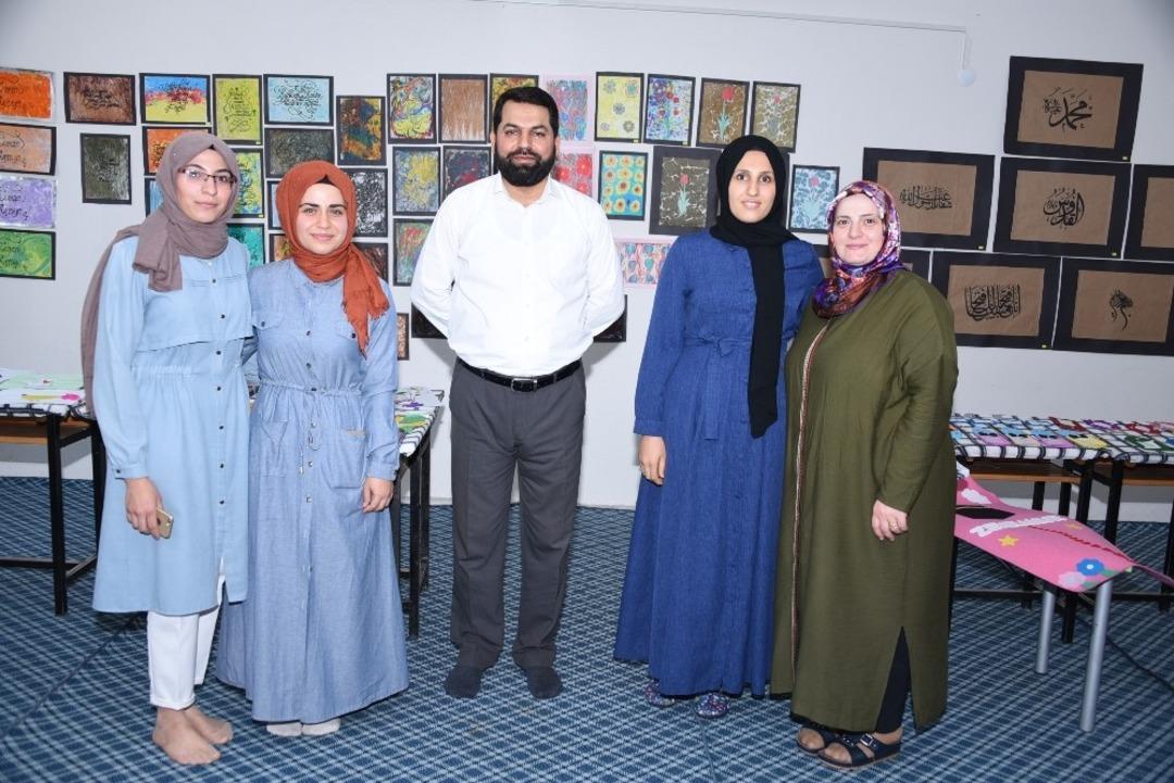 Kur&rsquo;an kursu &ouml;ğrencileri eserlerini sergiledi