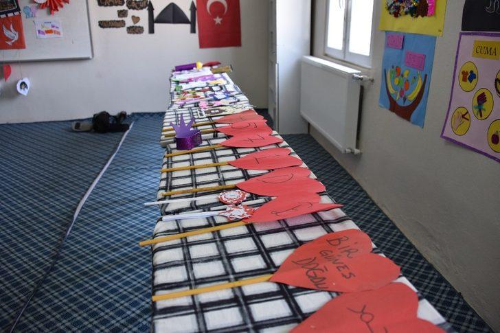 Kur’an kursu öğrencileri eserlerini sergiledi G5