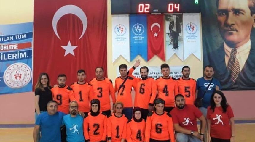 G&ouml;rme engellilerin futbol heyecanı başladı