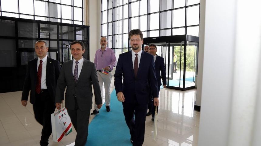 Macaristan&rsquo;ın Ankara B&uuml;y&uuml;kel&ccedil;isi, ER&Uuml; Rekt&ouml;r&uuml;n&uuml; Ziyaret Etti
