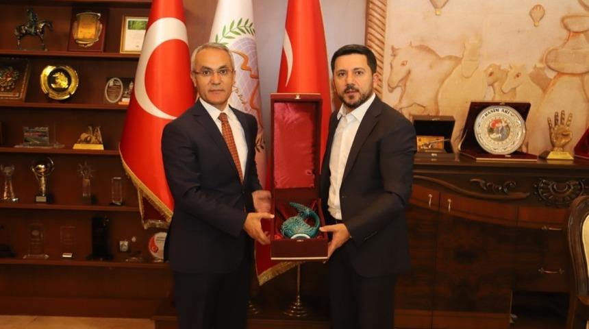 Başakşehir Kaymakamı Tekin, Belediye Başkanı Arı&rsquo;yı ziyaret etti