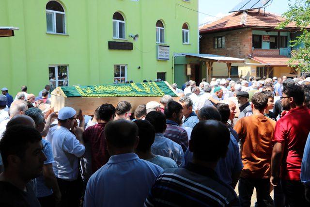 Ayı saldırısında ölen köylü toprağa verildi