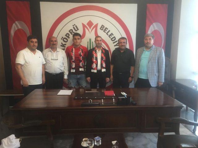 Karaköprü Belediyespor hücum hattını güçlendirdi