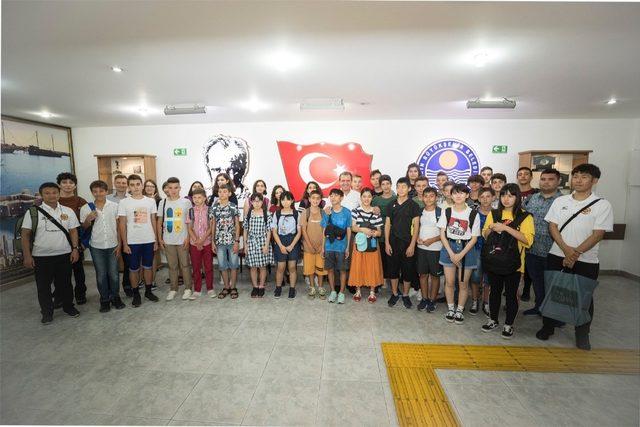 Başkan Seçer, Tatar ve Japon öğrencilerle buluştu