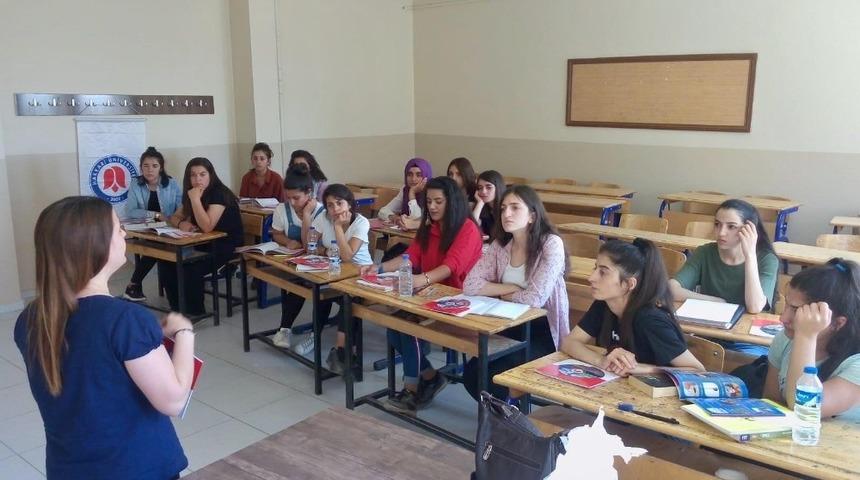 Hakkari’de tercih günleri devam ediyor