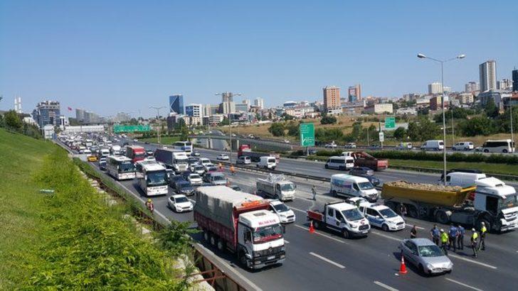 TEM'de zincirleme trafik kazası! Trafik durma noktasına geldi G3