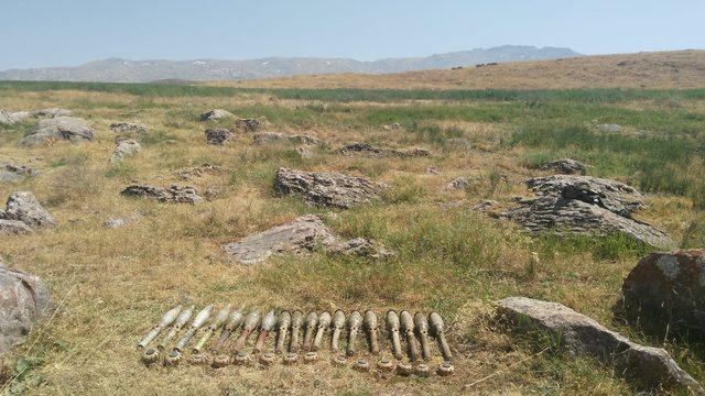 Herekol Dağı'nda PKK'nın mayın ve roketleri ele geçirildi