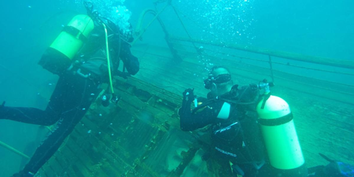 Dalgı&ccedil;lar, Van G&ouml;l&uuml;'ndeki batık gemi i&ccedil;in daldı