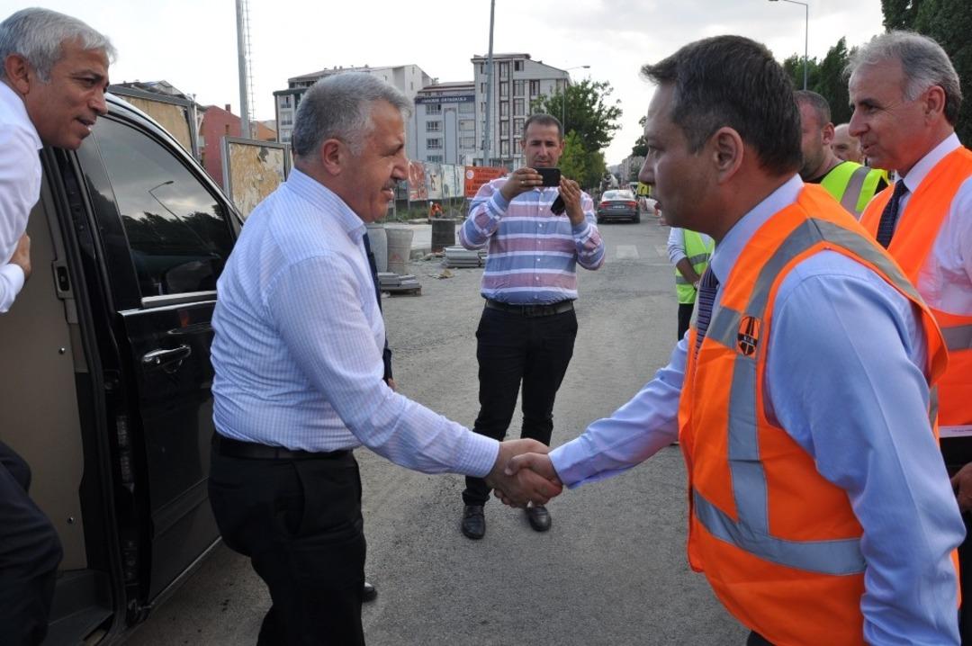 Kars&rsquo;ın şehir i&ccedil;i yol ve kaldırımlarına 100 milyonluk yatırım