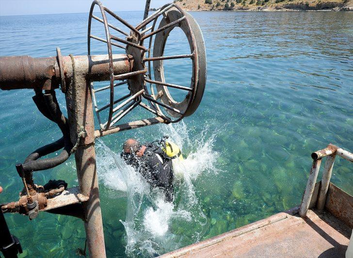 Dalgıçlar, Van Gölü'ndeki batık gemi için daldı G2