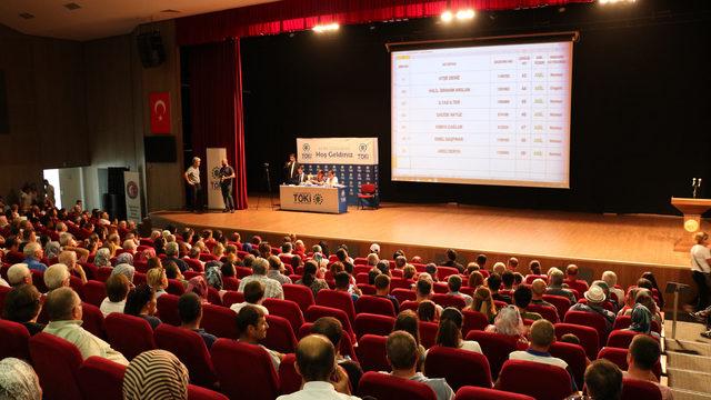 Çanakkale'de TOKİ konutları için kura heyecanı yaşandı