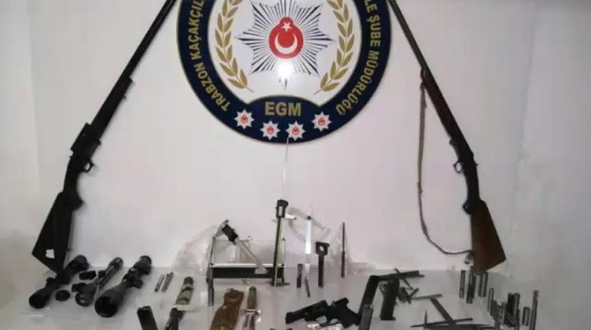 Trabzon&rsquo;da silah ka&ccedil;ak&ccedil;ılarına eş zamanlı operasyon