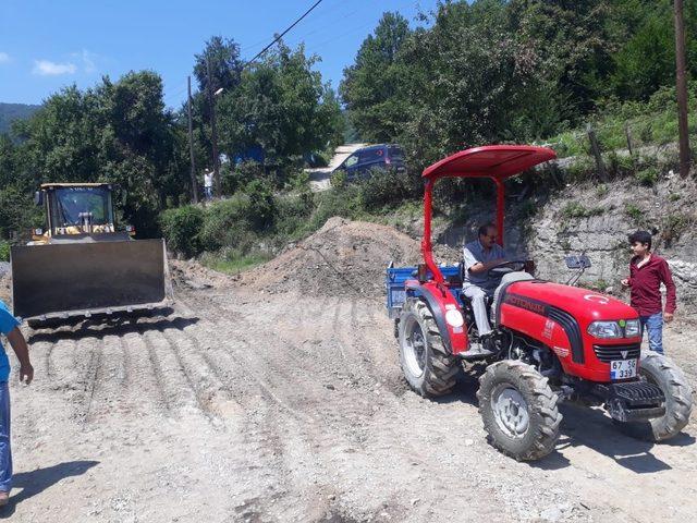 Atıl durumdaki köy okulunda çalışmalar aralıksız sürüyor