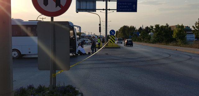 Biga da midib&uuml;sle &ccedil;arpışan motosikletin s&uuml;r&uuml;c&uuml;s&uuml; &ouml;ld&uuml; 1