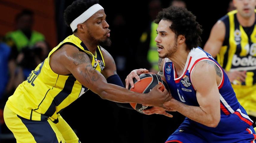 Anadolu Efes, Shane Larkin ile 1 yıl daha