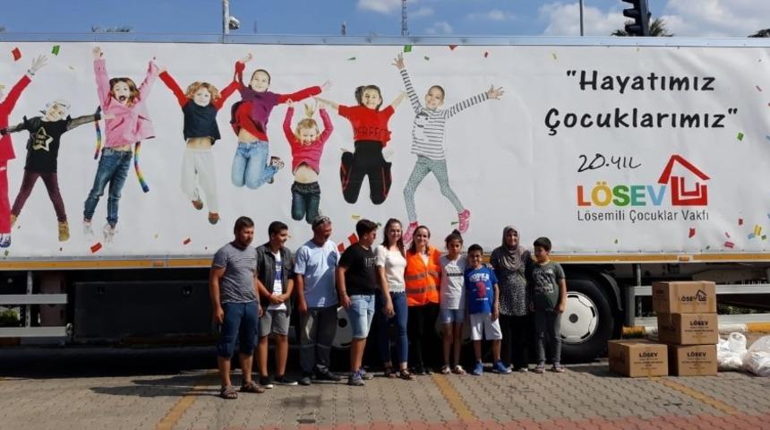 LÖSEV’in ’İyilik Tırı’ Ayvalık’ta