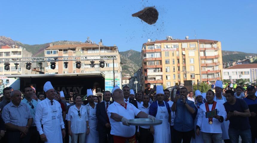 Hatay’da ‘Künefe atma’ yarışması gerçekleşti