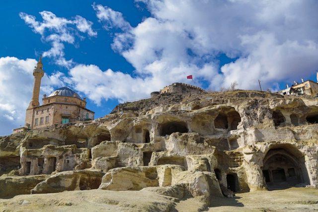 Nevşehir kalesi ve yeraltı şehrinin turizme açılması için çalışmalara hız verildi