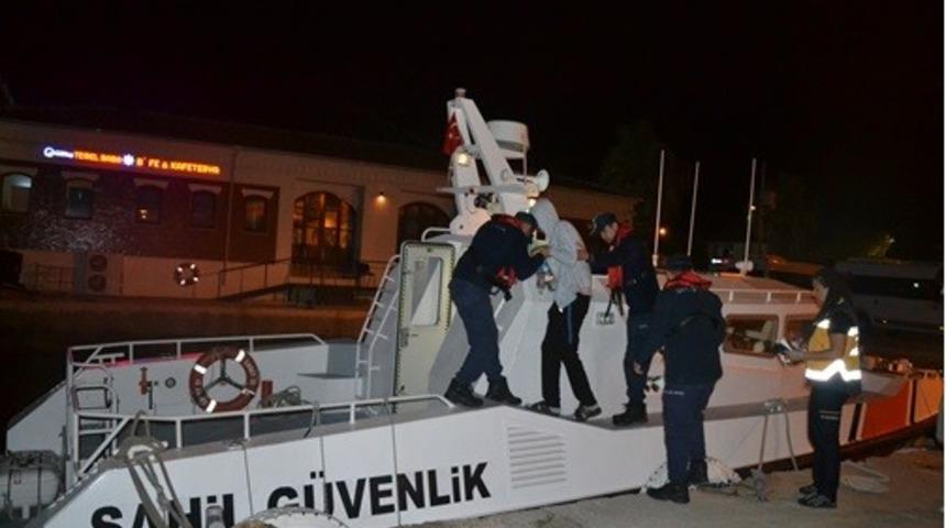Sahil g&uuml;venlik Bozcaada&rsquo;da can kurtardı