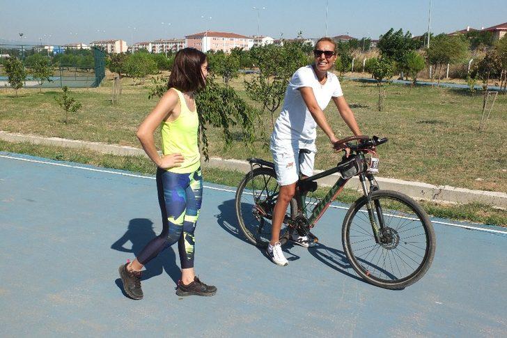 (Özel) "Açın yolu, süslü kadınlar geliyor" G2