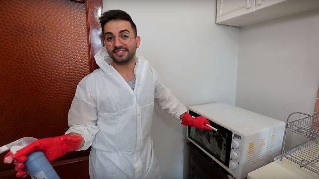 Temizlik Avcıları'yla adını duyuran Kadir Ezildi, FOX TV'de program sunacak