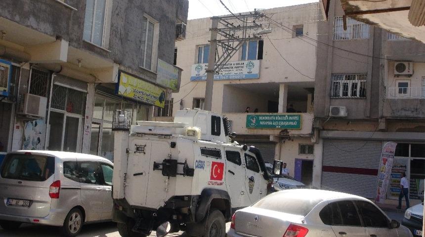 Nusaybin&rsquo;de HDP ve DBP binaları ile bazı belediye y&ouml;neticilerinin evinde arama yapıldı