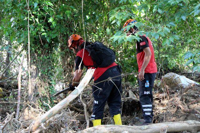 Düzce'de selde kaybolan 2 çocuk aranıyor