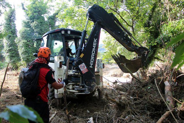 Düzce'de selde kaybolan 2 çocuk aranıyor