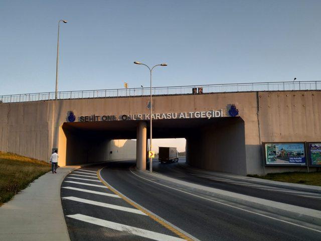 Şehit oğlunun isminin alt geçide verildiğini görünce gözyaşlarına hakim olamadı