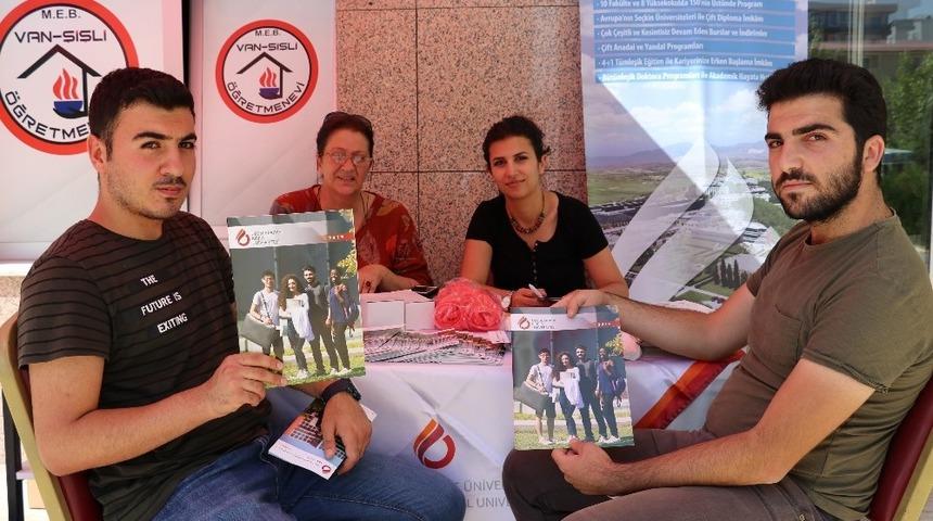 Uluslararası Kıbrıs Üniversitesi’ne yoğun ilgi