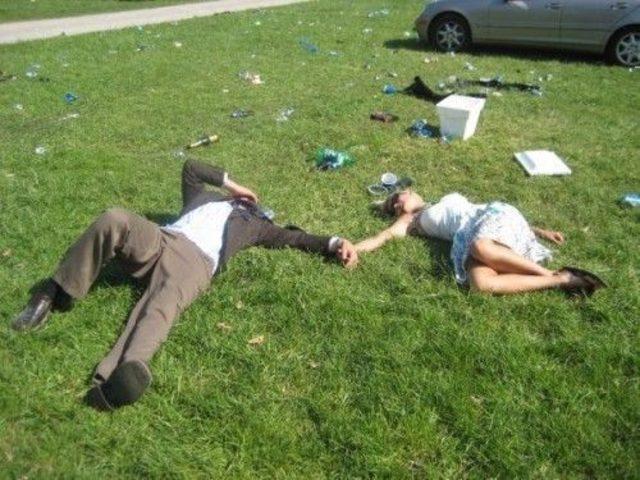 Funny-Drunk-Couple-Lay-Down