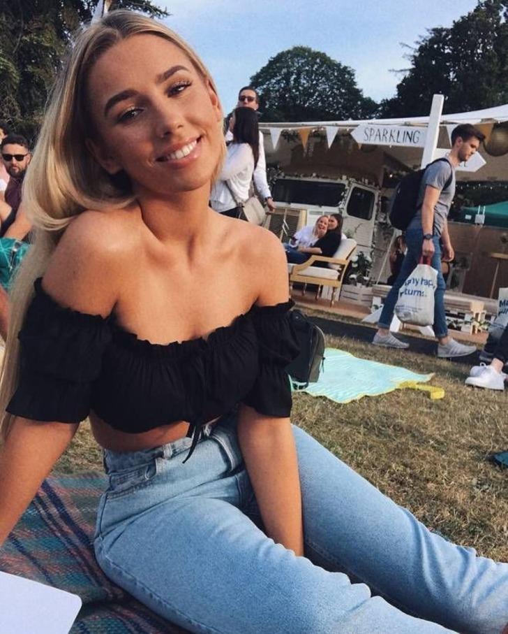 Güzelliğiyle büyüleyen genç kızın mesleğini duyanın ağzı açık kalıyor! G3