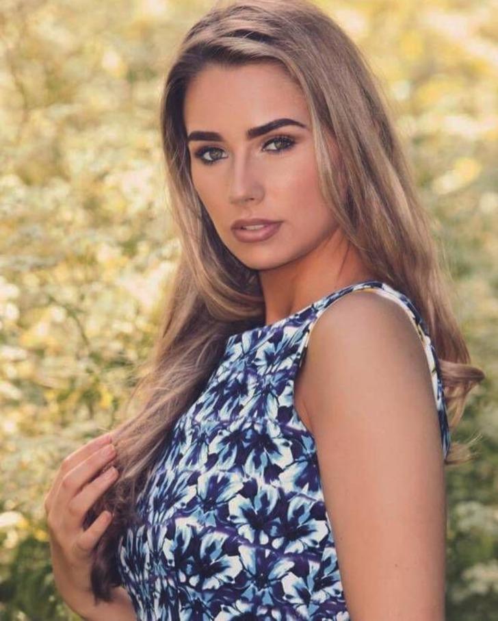 Güzelliğiyle büyüleyen genç kızın mesleğini duyanın ağzı açık kalıyor! G4