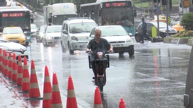 İstanbul'da yağmur etkili oluyor (1)