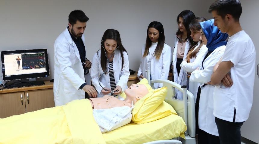 Vakıf &uuml;niversitelerinde HK&Uuml; damgası