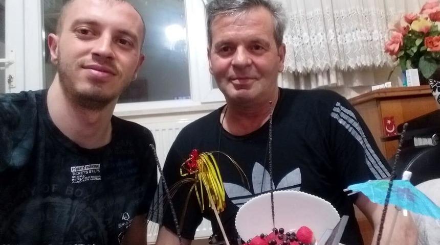 Yol verme kavgasında dövülen baba öldü, oğlu yaralı