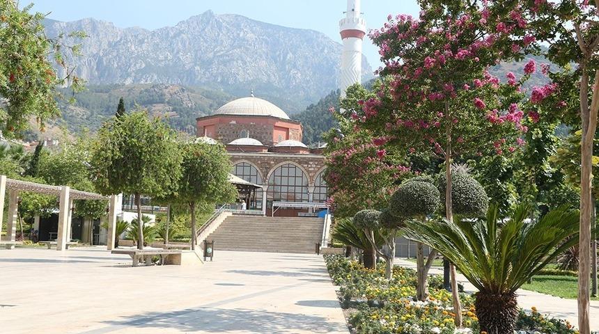 Manisa &ccedil;i&ccedil;ek bah&ccedil;esine d&ouml;nd&uuml;