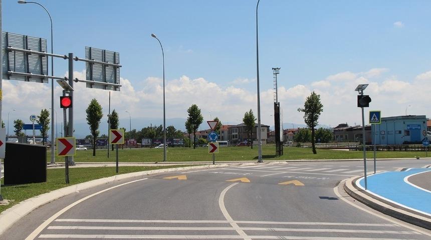 Trafik ışıklarında kontroll&uuml; sağa d&ouml;n&uuml;ş d&ouml;nemi