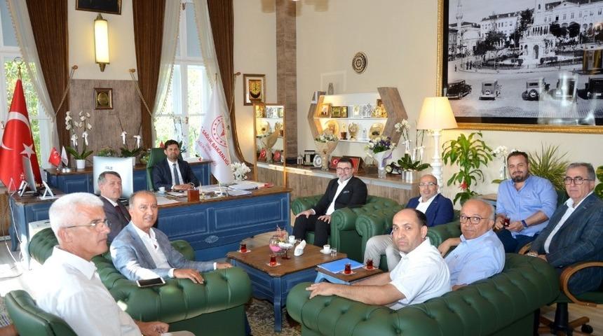 M&Uuml;SİAD İzmir&rsquo;in il sağlık m&uuml;d&uuml;r&uuml;ne ziyaretinde iş birliği mesajları