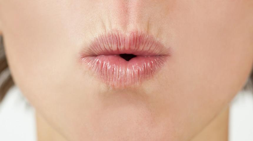 Ağız çevresinde kırışıklıklara neden olan 7 kötü alışkanlık 