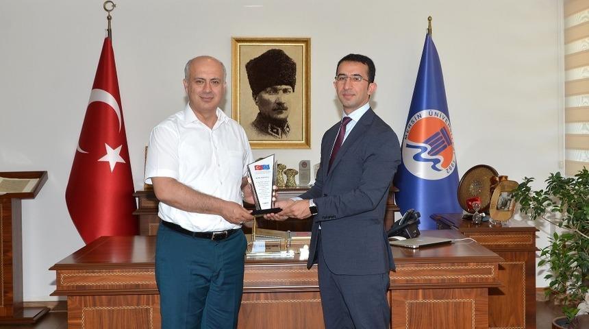 Timurtaş’tan Rektör Çamsarı’ya ziyaret